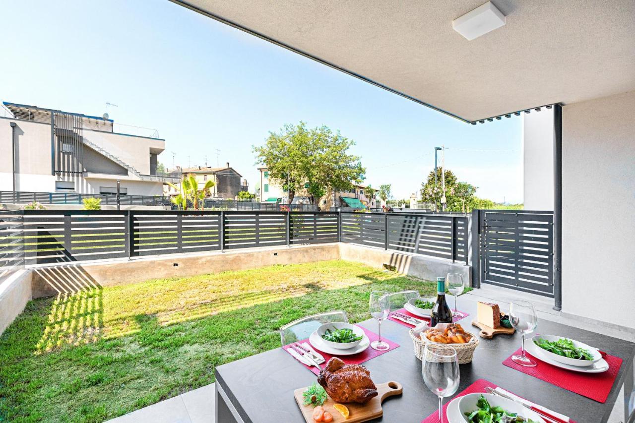 Una Terrazza Sul Lago A2 Con Piscina By Wonderful Italy Apartment Peschiera del Garda Bagian luar foto